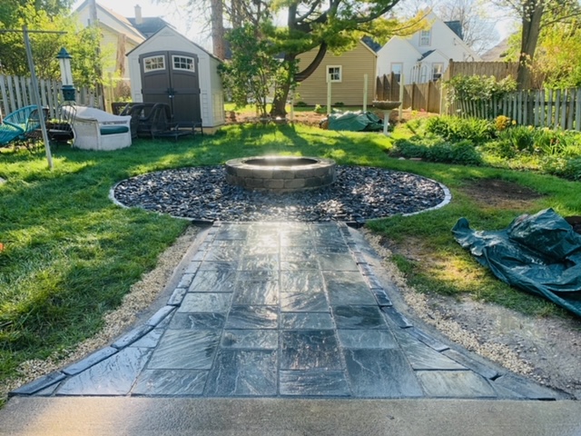 Outdoor fire pit & pavers