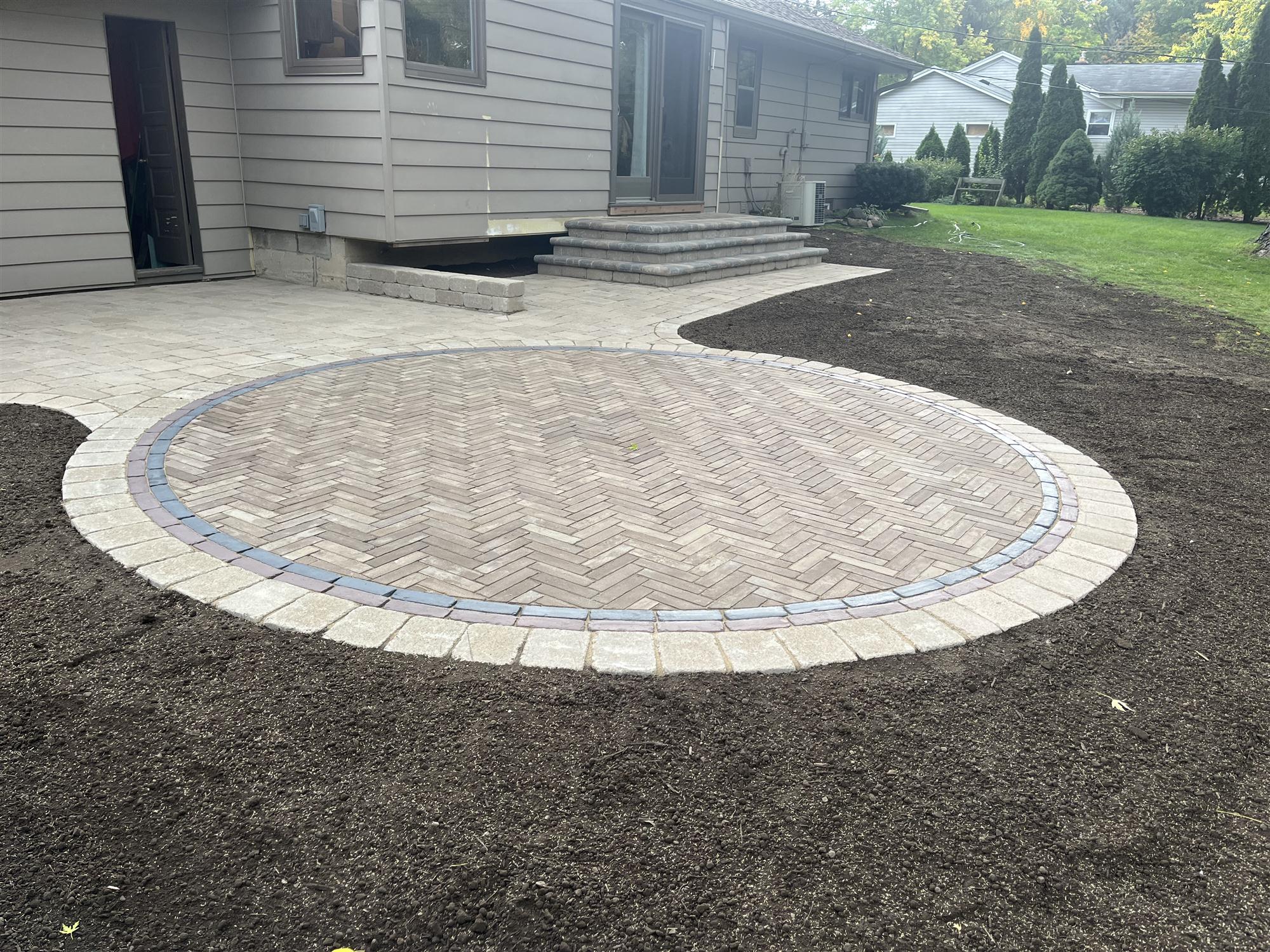 Circular brick patio pavers