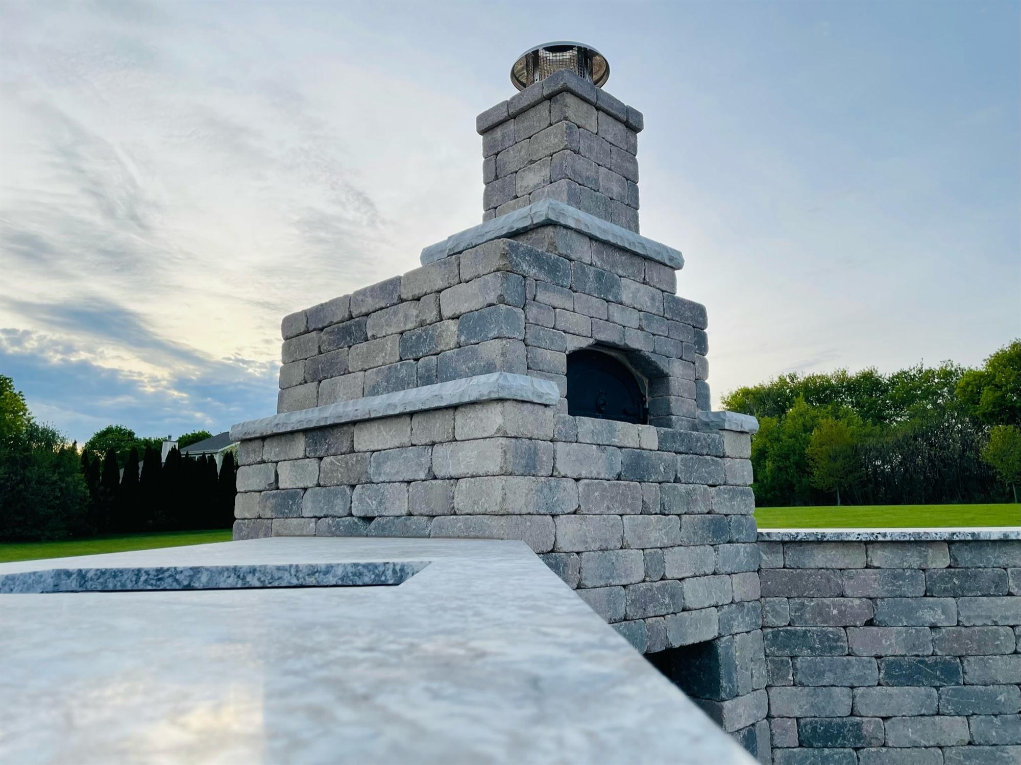 Brick patio outdoor kitchen 